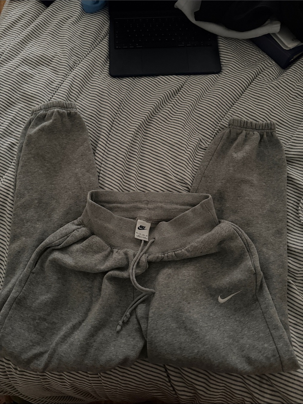 Nike women’s Gray Fleece Sweatpants - Comfortable Everyday Bottoms